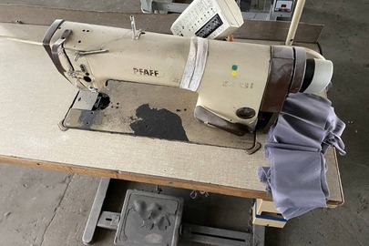 Швейна машина марки PFAFF, серійний номер 1392542