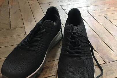 Кросівки, колір чорно-білий, розмір 43, виробник Китай