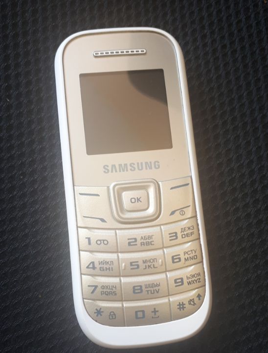Мобільний телефон Samsung GT-E 1200