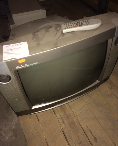 Телевізор SAMSUNG, світло-коричневого кольору із значними подряпинами, б/в, 1 шт.