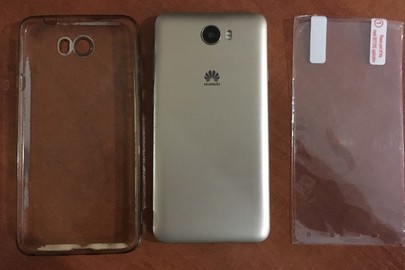 Мобільний телефон марки HUAWEI Y5 II GOLD, модель HUAWEI CUN-U29 з захисною плівкою та пластиковим чохлом