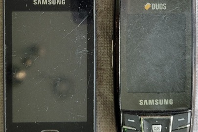 Мобільний телефон марки "Samsung" SGH-C170, імеі відсутній, в пошкодженому стані; мобільний телефон марки "Samsung" СT- C 3010, імеі відсутній в пошкодженому стані
