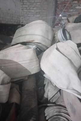 Майно, конфісковане за рішенням суду: 10 пожежних рукавів, б/в