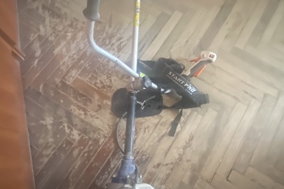 Конфіскація майна за рішенням суду: Бензокоса модель "Zomax ZMG5302", 1 шт., б/в