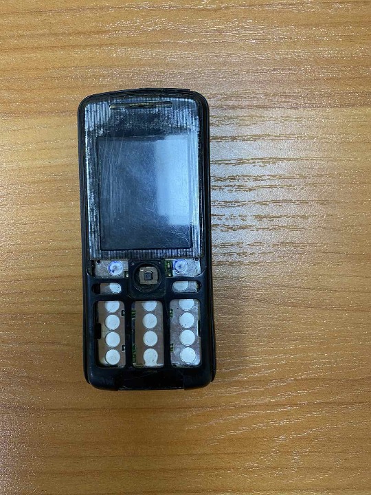 Мобільний телефон   торгової марки  «SONУ XPERIA», без серійного номеру ІМЕІ