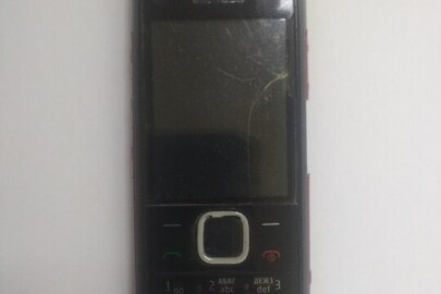 Мобільний телефон торгової марки "Nokia" з IMEI: 352699/04/208472/6 з сім-картою мобільного оператора "Київстар" та зарядний пристрій