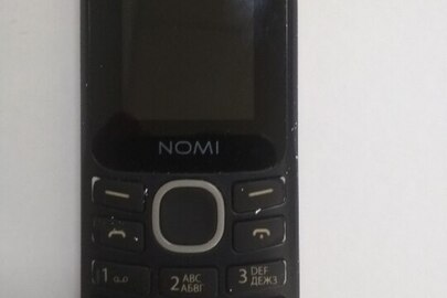 Мобільний телефон торгової марки "NOMI" IMEI: 353035083247717, 353035083247725 чорно-сірого кольору