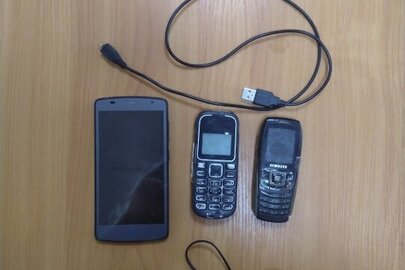 Мобільний телефон  "Samsung" IMEI: 359217/00/239655/1, "Nokia" IMEI: 352857/05/2439236, "ZTE" Blade 1.5 IMEI 1: 869812021937022, IMEI 2:869812021938020 та два зарядних пристрої