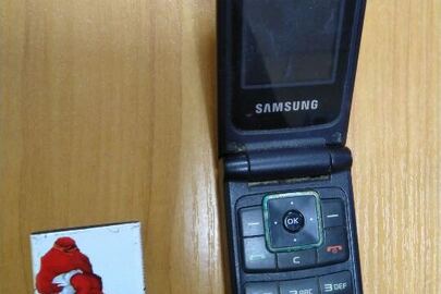 Мобільний телефон  марки "SAMSUNG" ІМЕІ встановити немає можливості б/в без батареї живлення,  батарея живлення