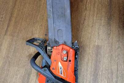 Конфіскація за рішенням суду бензопили марки OleoMac, бензопили марки Jonsered, б/в