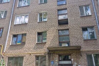Двокімнатна квартира, загальною площею 43,82 кв.м., за адресою: м. Запоріжжя, вул. Миколи Корищенка, буд. 30А, кв. 51