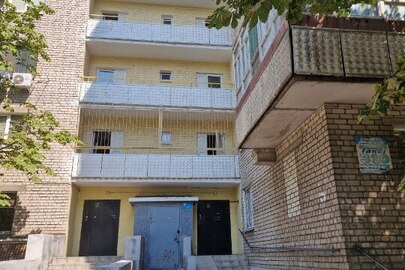 Трикімнатна квартира, загальною площею 68.2 кв.м., за адресою: м. Запоріжжя, вул. Бочарова, буд. 1, кв. 124
