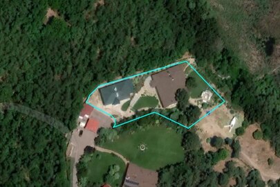 Будівля, будинок відпочинку літ. О загальною площею 236,8 кв.м., банно-спортивний комплекс літ. Ю загальною площею 129,94 кв.м., що розташовані за адресою: Запорізька обл., Запорізький р-н, с. Канівське, вул. Дніпрова, буд. 10