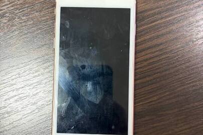 Конфіскація за рішенням суду: мобільний телефон рожевого кольору (Rose Gold), марки: Iphone, моделі: 6S, IMEI: 356649083846323, стан б/в