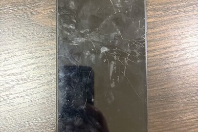 Конфісковане майно за рішенням суду: мобільний телефон чорного кольору марки "Poco", моделі "С40", б/в