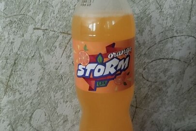 Напій безалкогольний сильногазований на ароматизаторах «Зі смаком апельсину» STORM, 1,5л у кількості - 1 од.