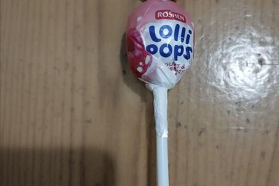 Чупа-чупси, льодяники на паличці LOLLI POPS ТМ «ROSHEN» йогуртова , у кількості 41 шт.