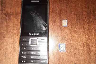Мобільний телефон марки "Samsung GT-5610" ІМЕI:358173047097129, б/в, 2 сім-картки "Lifecell" б/в