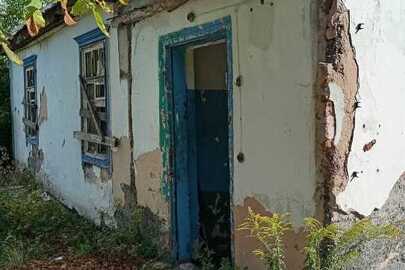 Житловий будинок загальною площею 69,1 кв.м., житловою площею 38,1 кв.м. та земельна ділянка, площею 0,1 га, кадастровий номер 1810700000:02:032:0116 за адресою: Житомирська обл., м. Коростень, вулиця Івана Богуна (Горького), 106