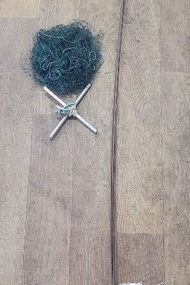 Конфіскація майна за рішенням суду: пристрій для вилову риби «Павук» з жилковою сіткою розміром 2,5х2,5 м, вічко 20 мм., металевою хрестовиною 20х20 см., чотирма металевими прутами 1,5 м. кожен, б/в