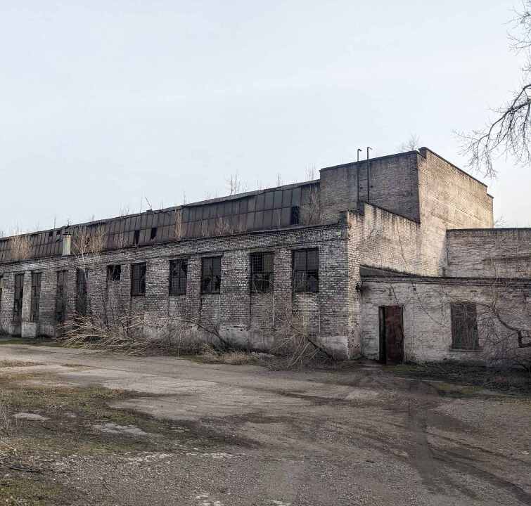 Нежитлова будівля, реєстраційний номер майна - 15640881, що знаходиться за адресою: Дніпропетровська область, м. Кривий Ріг, вул. Домобудівна, буд. 1