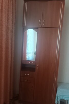 Шафа з дзеркалом, бувша у використанні