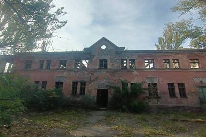 Нежитлова будівля, площею 622,10 кв. м., крім того міжповерхові площадки та східцеві клітини- 11,50 кв.м., за адресою: Дніпропетровська область, м. Кривий Ріг, пр. Південний, 21