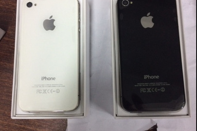 Мобільний телефон Apple IPhone 4S, 16 Gb, 2 шт., в упаковці виробника