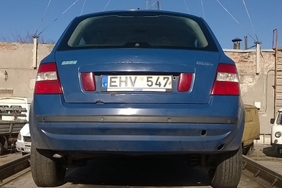 Транспортний засіб марки FIAT, модель: STILO,реєстраційний № EHV 547, рік випуску:2002, колір : синій, кузов №ZFA19200000095482