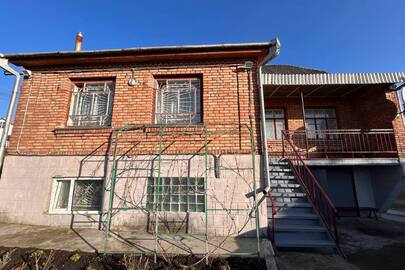 ІПОТЕКА. 1/2 частина житлового будинку загальною площею 171,1 кв.м та земельна ділянка/кадастровий номер: 6810100000:20:005:0054 площею 0.05 га, що знаходяться за адресою: м. Хмельницький, вул. Івана Веретка (Чернишевського), 13