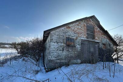 Будівля телятника, загальною площею 647,8 кв.м, реєстраційний номер об'єкта нерухомого майна: 35081834, який знаходиться за адресою: Хмельницька область, Хмельницький район, с. Буцні, вулиця Колгоспна, будинок 17