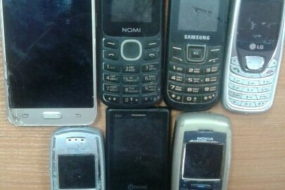 Мобільні телефони в кількості 7 штук, б/в