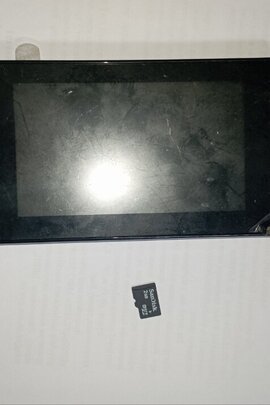 Конфісковане майно: пристрій для відеозйомки з флеш-картою, б/в, 1шт.