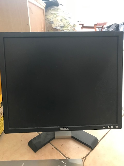 Монітор комп'ютерний у кількості 1шт., монітор комп'ютерний марки DELL, модель E198FPb, серійний NO HU 183-74261-81V-9PMU, чорного кольору