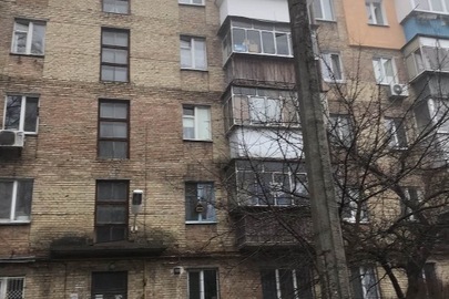 ІПОТЕКА: 1/3 частка трикімнатної квартири загальною площею 57,4 кв.м., житловою площею 41,3 кв.м, що розташована за адресою Київська обл., м. Бровари, вул. Київська, буд. 300-В, кв. 112