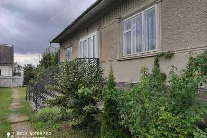 1/3 частина з 70/100  житлового будинку, РНОНМ 800917573250, за адресою: Чернівецька обл., Дністровський (кол.Хотинський) р-н , с. Шилівці , вул Хотиська , буд.12а