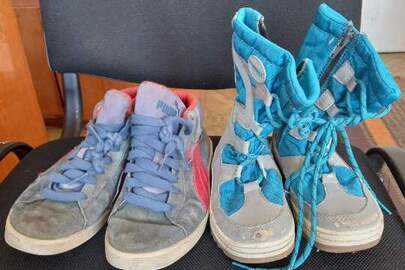 Кросівки дитячі різних розмірів та кольорів у кількості 2 пари, б/в