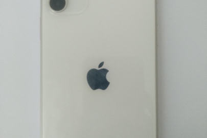 Мобільний телефон Айфон-11, білого кольору в кількості 1 штука, стан б/в