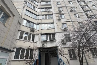 1/2 частина квартири, загальною площею 67,0 кв.м., житловою площею 33,20 кв.м., що знаходиться за адресою: м. Київ вул. Північна буд. 2/58 квартира 50