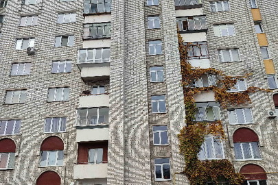 1/4 частка однокімнатної квартири, загальною площею 41,4 кв.м., житловою площею 23,2 кв.м., за адресою: м. Львів, вул. Керамічна, буд. 4, кв. 82