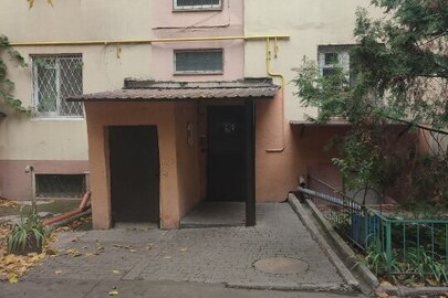 Квартира, загальною площею 93 кв.м, що знаходиться за адресою: м. Одеса, вулиця Пішонівська, будинок 23, квартира 44