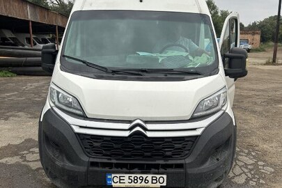 Автомобіль марки CITROEN, модель: JUMPER, категорія: вантажний, рік виробництва: 2018, VIN: VF7YDTMFC12G79633, номер кузова: VF7YDTMFC12G79633, номерний знак: СЕ5896ВО, колір: білий