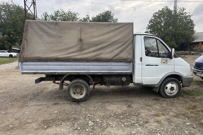 Автомобіль марки ГАЗ, модель: 3302, категорія: вантажний, рік виробництва: 2011, VIN: X96330200B0732738, номер кузова: 330200B0648068, номерний знак: СЕ4075АХ, колір: білий
