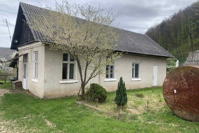 Нежитлова будівля, загальною площею 148,3 кв.м., реєстраційний номер об"єкта нерухомого майна: 171066373205, розташована за адресою: Чернівецька область, Вижницький район, м. Вижниця, вулиця Сагайдачного П., будинок 48