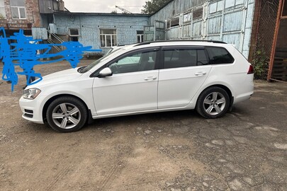 Автомобіль марки VOLKSWAGEN, модель: GOLF VARIANT, категорія: легковий, рік виробництва: 2015, VIN: 3VWFA7AU4GM510552, номер кузова: 3VWFA7AU4GM510552, номерний знак: СЕ0747ВО, колір: білий