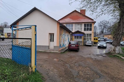 Будівлі та споруди, загальною площею 978,1 кв.м., реєстраційний номер об"єкта нерухомого майна: 177901373225, розташована за адресою: Чернівецька область, Кіцманський район, м. Кіцмань, вулиця Сагайдачного П., будинок 11