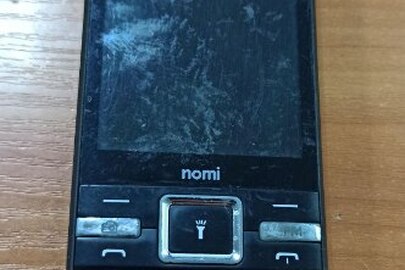 Мобільний телефон Nomi б/в