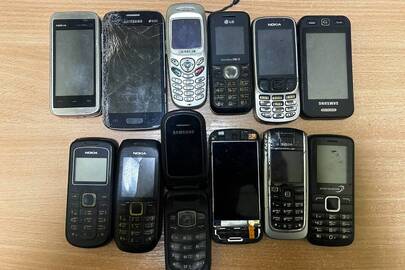 Конфісковане майно за рішенням суду мобільних телефонів: «Samsung SGH-C200», «Nokia 6021», «Samsung», «Nokia бЗОЗсі», «Nokia 1202», «Інтертелеком», «LG- GS106», «Nokia 5228», «Samsung GT-S5230», «Samsung GT-S7262», «Nokia 5530», «Nokia 1616-2», б/в