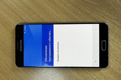 Мобільний телефон «Samsung» Galaxy A7 (2016) в корпусі чорного кольору