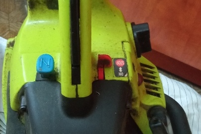 Конфісковане майно за рішенням суду: бензопила марки "Poucan Wood Shark model 1950", без шини (стріли), б/в